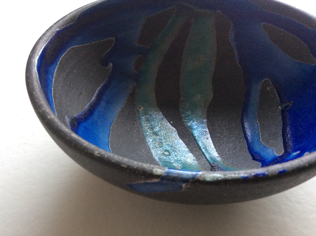 Onbekend - raku-gestookte keramische kom met zegel kopen? Bied vanaf 40!