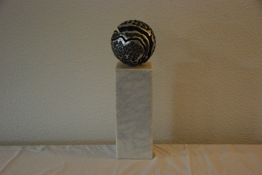 Bol op marmeren voet, Aluminium, Hedda Willem Buijs, 36 cm kopen? Bied vanaf 100!