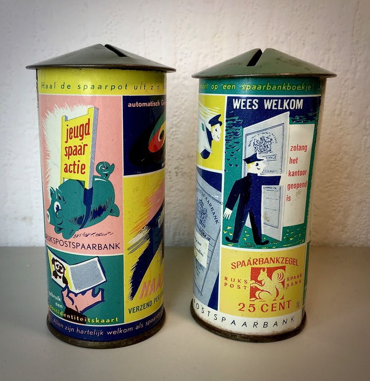 Rijkspostspaarbank - twee reclamezuil spaarpotten met grafiek kopen? Bied vanaf 9!