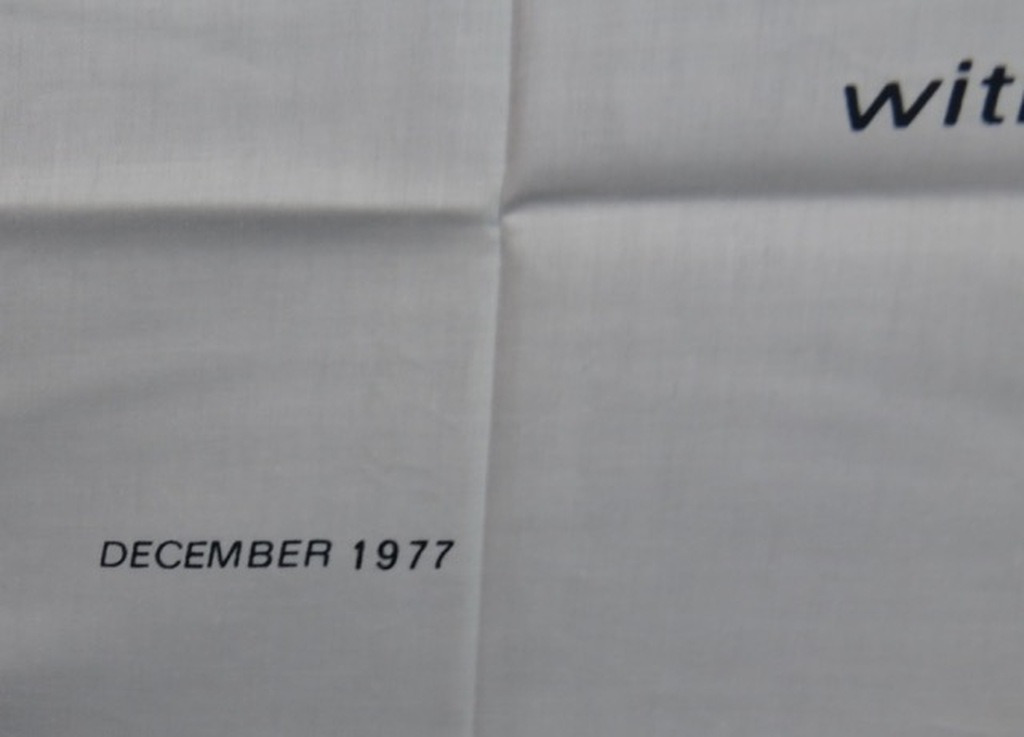 Edmondo Bacci: Zeefdruk op katoenzijde, With the Season's Greetings kopen? Bied vanaf 1!