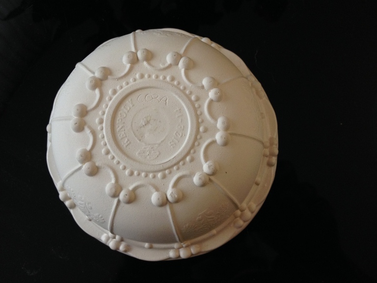 Cora Verhoog (Haarlem 1950): Schaaltje (afdruk kommetje), aardewerk, ca 2012. kopen? Bied vanaf 1!