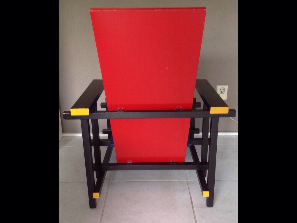 Rood blauwe stoel , zelfbouw, hout kopen? Bied vanaf 55!