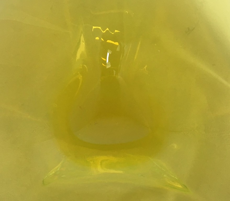 Murano - Citrus gele sommerso en melkwitte triangel schaal of centerpiece kopen? Bied vanaf 1!