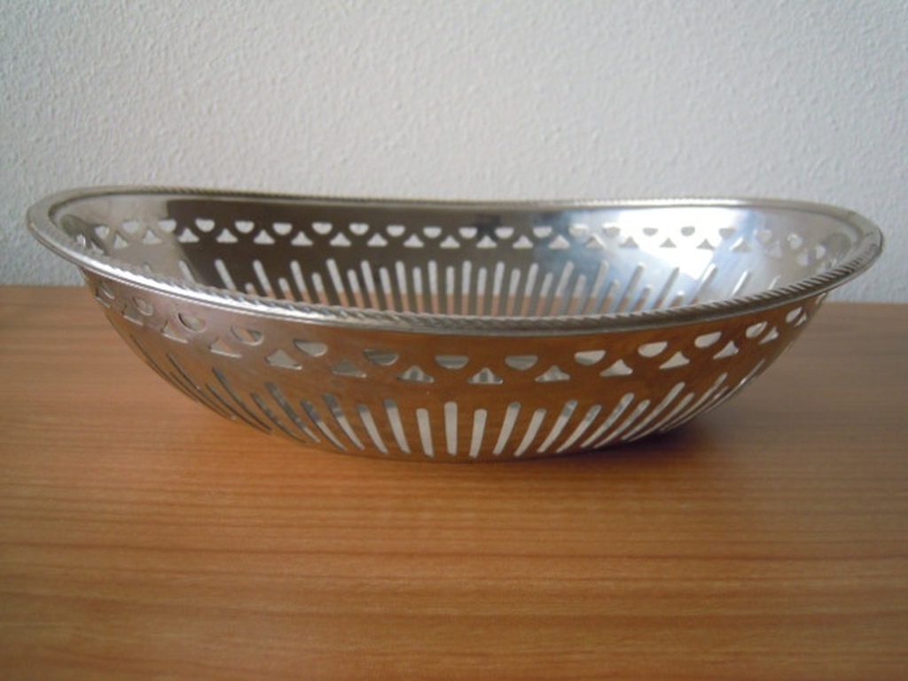 ALESSI schaal 28 X 21 cm jaren 60 in prachtige staat met originele zegel. kopen? Bied vanaf 20!