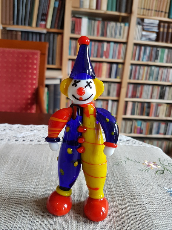 Clown in multicolor glas kopen? Bied vanaf 4!