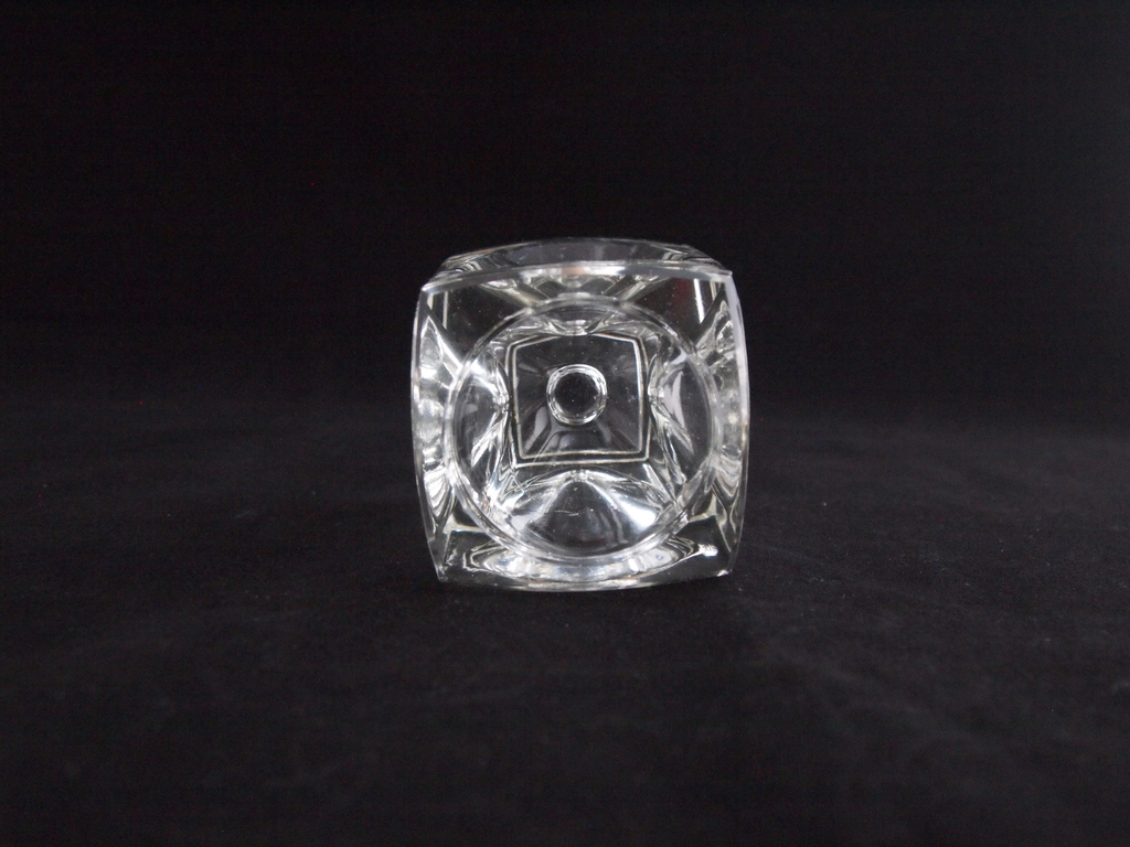 Blank glazen kaarsenstandaard "Cube", ontwerp Rudolf Jurnikl voor Rudolfova Hut kopen? Bied vanaf 8!