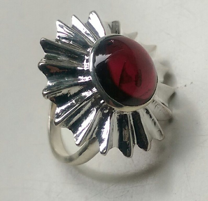 Super mooie zilveren ring met natuurlijke granaat kopen? Bied vanaf 28!