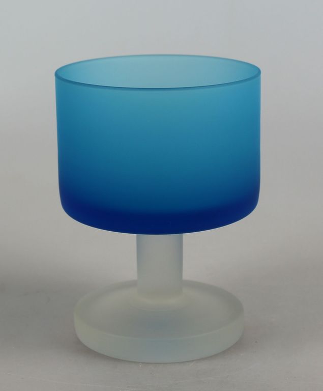 Carlo Moretti blauw glas op voet satijnglas kopen? Bied vanaf 22!