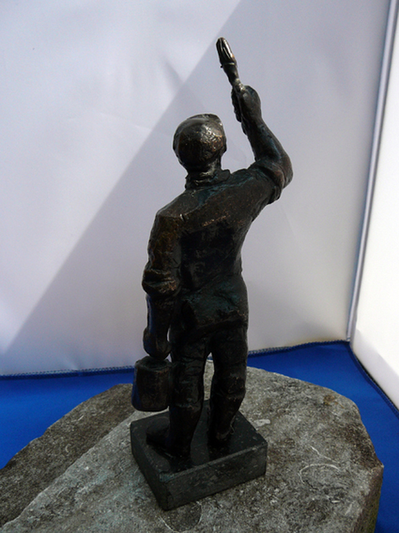 Marlies Noordkamp: 'De Schilder' -brons 2001- kopen? Bied vanaf 35!