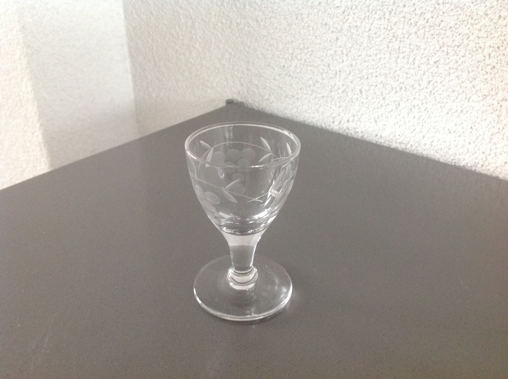 Leerdam(?): zes geëtste likeurglaasjes. kopen? Bied vanaf 15!