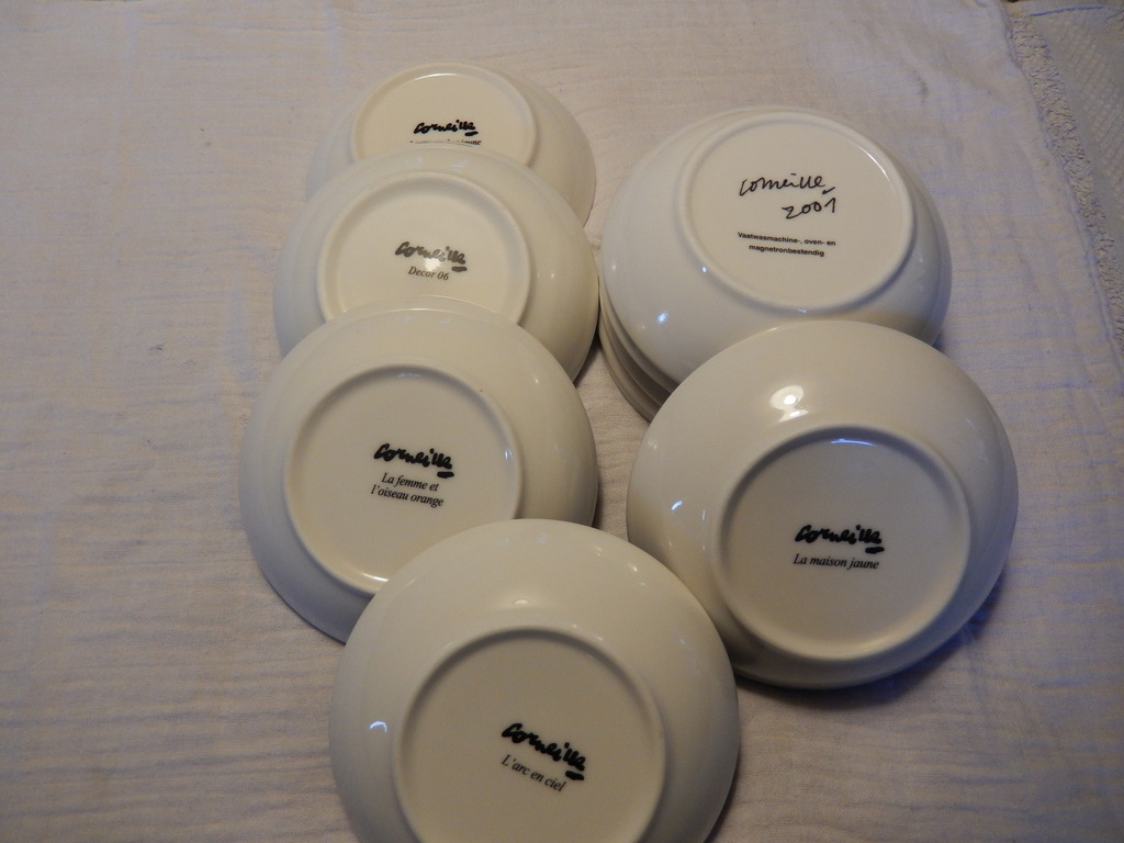 Corneille, 11 verschillende schaaltjes kopen? Bied vanaf 1!