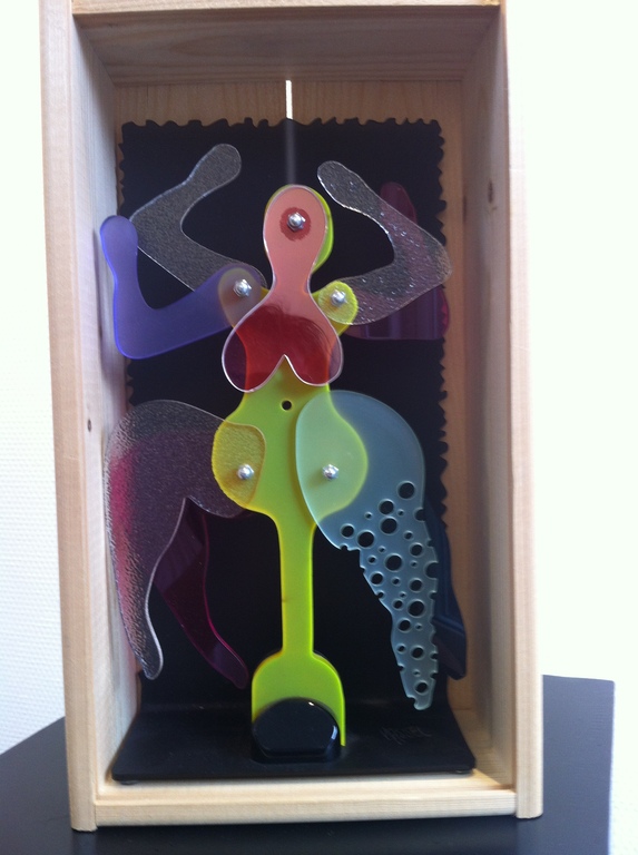 AD VAN HASSEL DE DANS plexiglas pop art sculptuur kopen? Bied vanaf 1!