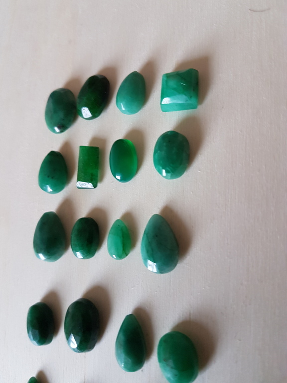 Lot van 25 pz-smaragden, amethist, 1-lapis lazuli-Lotto follia kopen? Bied vanaf 1!