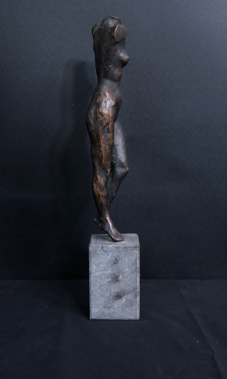 Onbekende kunstenaar: Massief bronzen sculptuur, Vrouwelijk naakt kopen? Bied vanaf 300!