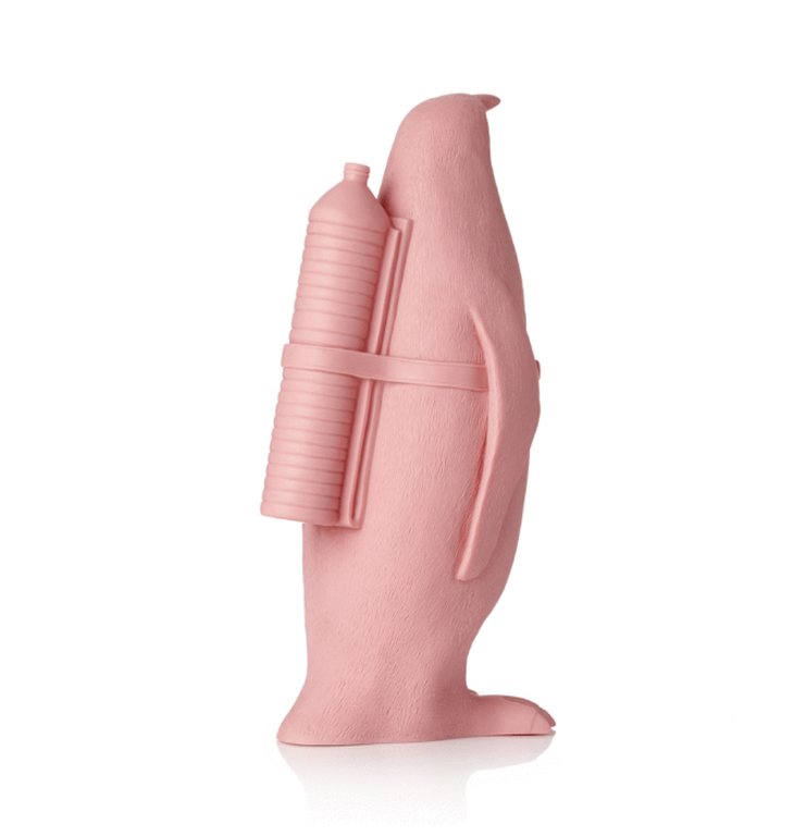William Sweetlove: Gerecycled plastic, Penguin met waterfles roze kopen? Bied vanaf 220!