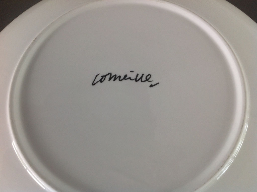 CORNEILLE: bord  kopen? Bied vanaf 35!