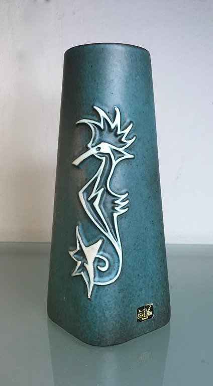 L'ancora - Vaas met 'zeepaard' reliëf decor - Mid century - Nederland kopen? Bied vanaf 9!