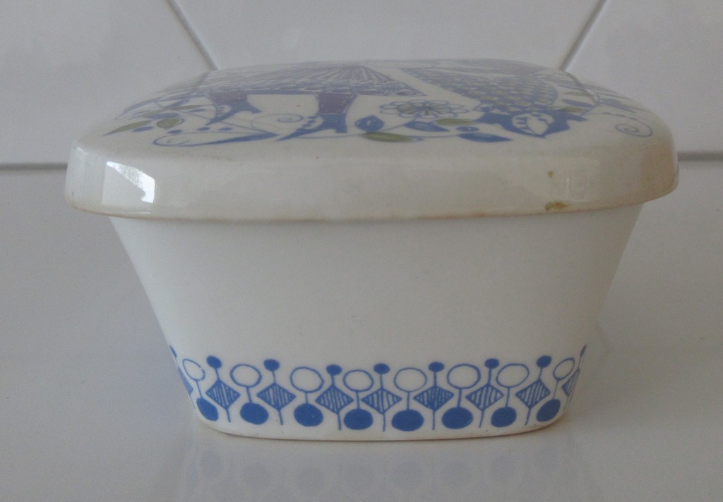 Ongespecificeerd - Figgjo Flint Turi Design - Botervloot met deksel decor Lotte kopen? Bied vanaf 1!