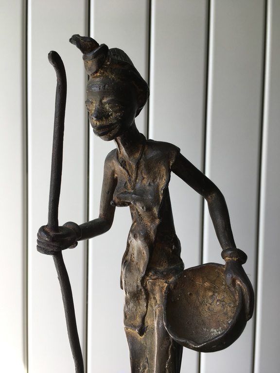 Derme Morou, bronzen beeld kopen? Bied vanaf 180!