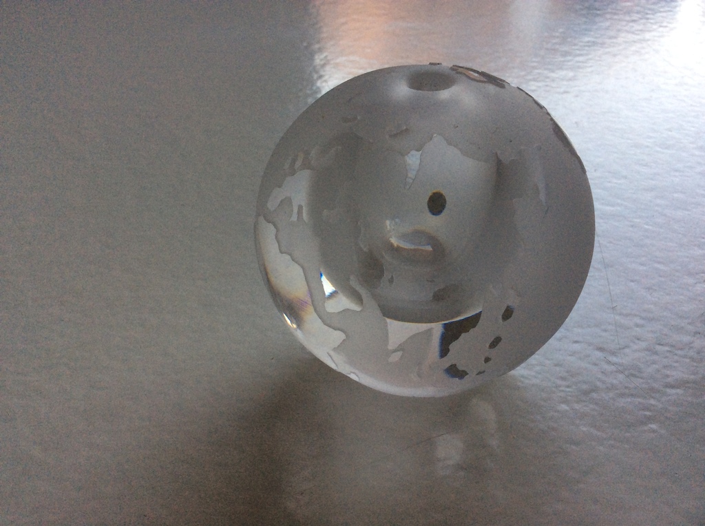 Kristallen wereldbol uit Tsjechië kopen? Bied vanaf 29!