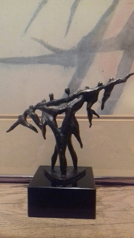 Zwaar verbronsde sculptuur op marmeren sokkel kopen? Bied vanaf 33!