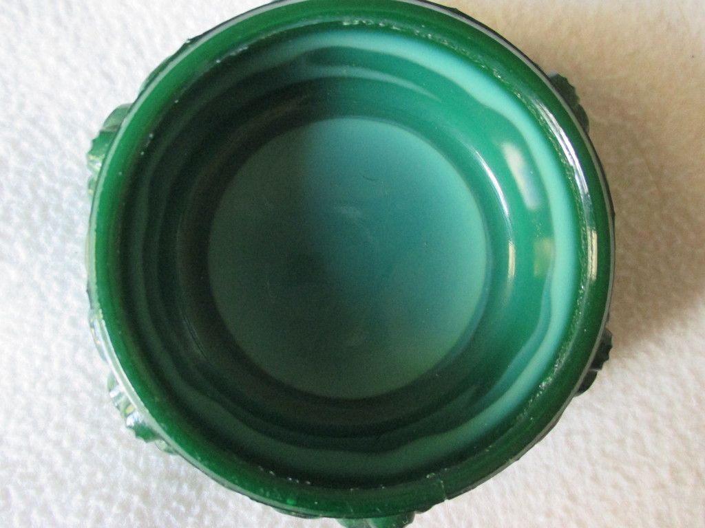 Veertiger- vijftiger jaren zeepbakje van Boldoot van groen persglas kopen? Bied vanaf 9!