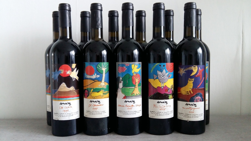 Corneille, flessen wijn met etiketten ontworpen door Corneille. 21 flessen. verkocht voor € 100!