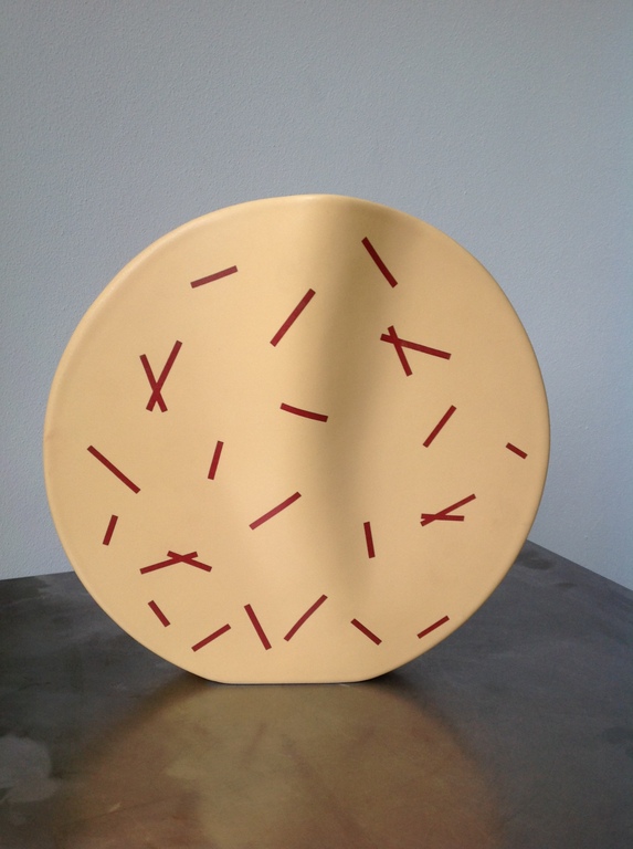 Cirkelvaas met plooi, ontwerp Dorothé van Agthoven,  Flora Keramiek Hardenberg kopen? Bied vanaf 45!