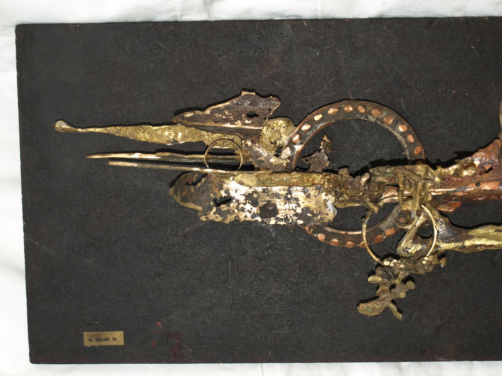 HERBERT SEILER (1928-2008) : Wandsculptuur van metaal – Gesigneerd - 1976  kopen? Bied vanaf 1!