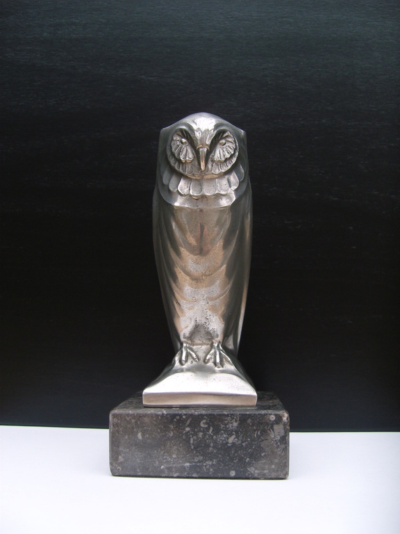 Onbekende kunstenaar: Amsterdamse school, uil ca. 1930 verkocht voor € 199!