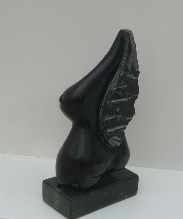 Mieke Beijer Titel: Zwarte Lola Noir de Mazy / hardsteen 28 hoog kopen? Bied vanaf 300!