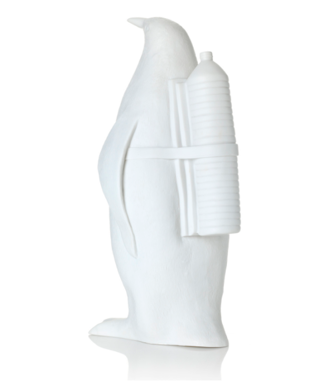William Sweetlove: Gerecycled plastic, Penguin met waterfles wit kopen? Bied vanaf 220!