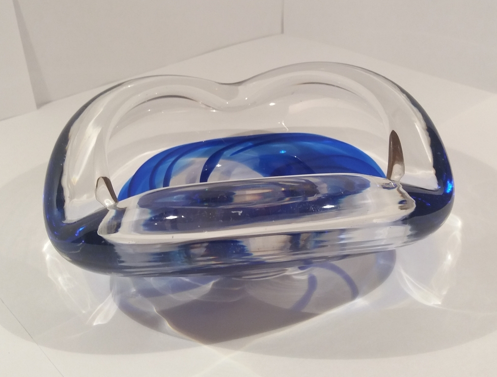 Max Verboeket glas met blauwe slingers. Kristalunie Maastricht kopen? Bied vanaf 1!