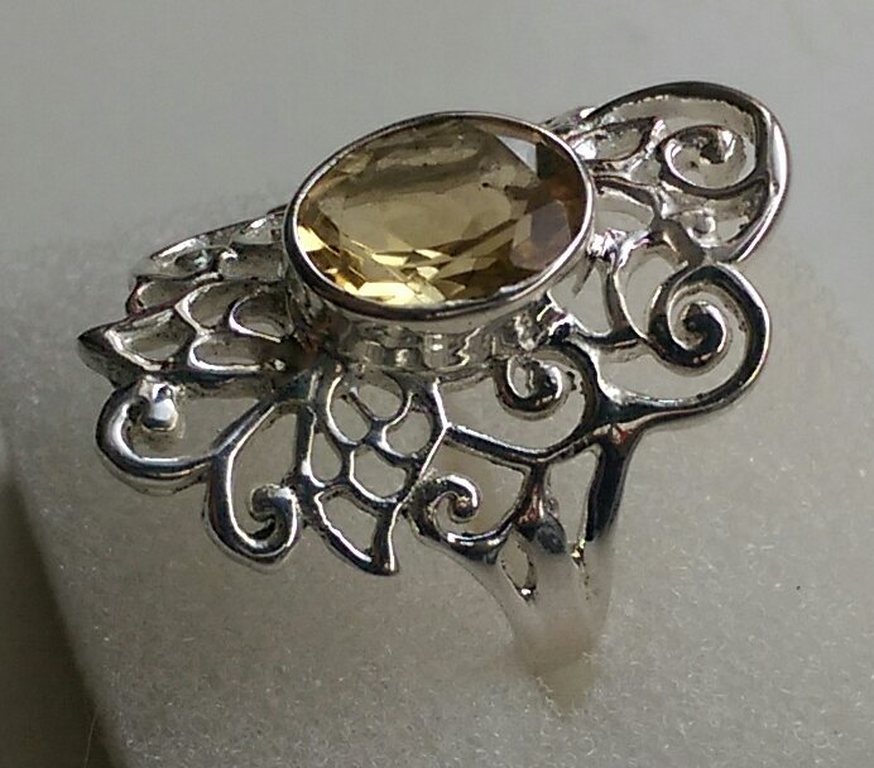 Zilveren ring met citrien kopen? Bied vanaf 11!