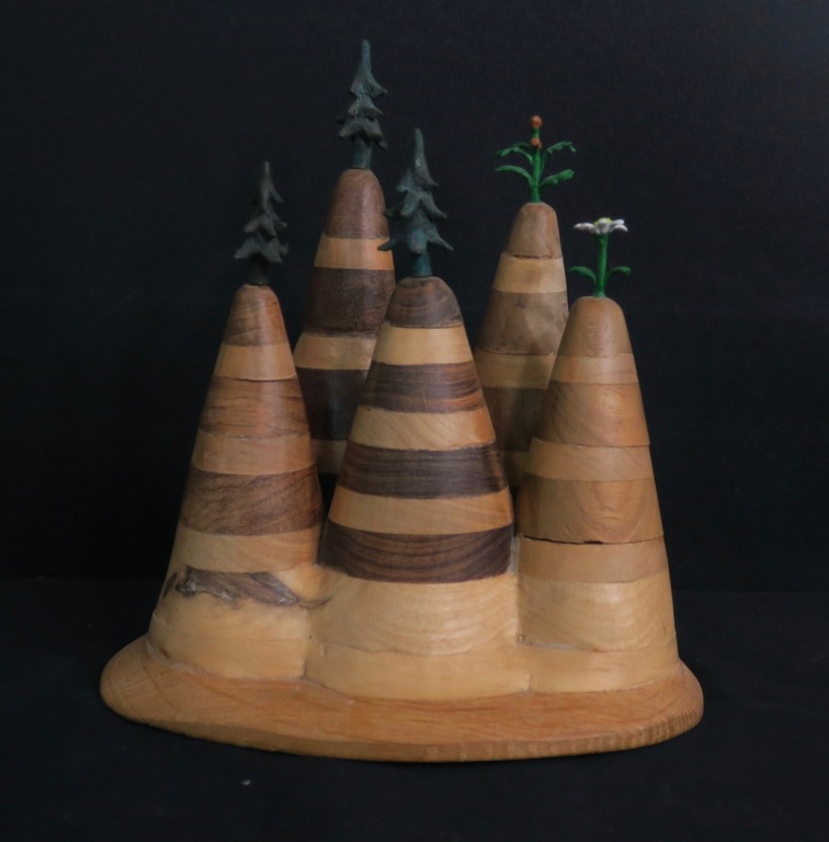 Esty Gertzman: Houten sculptuur, Mountains, trees and flowers verkocht voor € 110!
