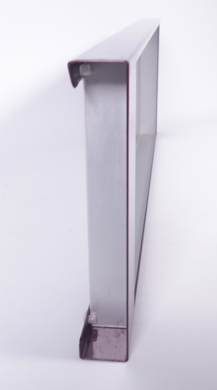 Marcel Wanders: Aluminium dienblad met paarse omranding kopen? Bied vanaf 20!