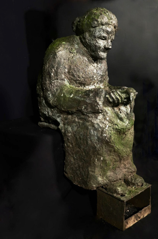 Adri de Waard: Monumentaal bronzen beeld, Aardappelschiller + Emmer/Mand (Groot) kopen? Bied vanaf 1500!