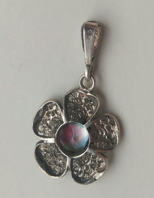 Antieke Zilveren Hanger met regenboog topaas  kopen? Bied vanaf 18!