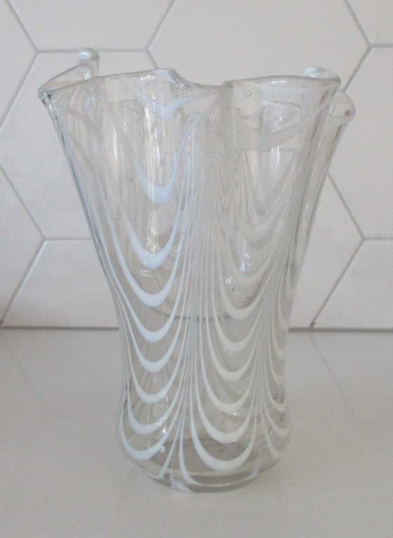 Ongespecificeerd - Murano - blank glazen en witte gekrulde zakdoek vaas kopen? Bied vanaf 15!