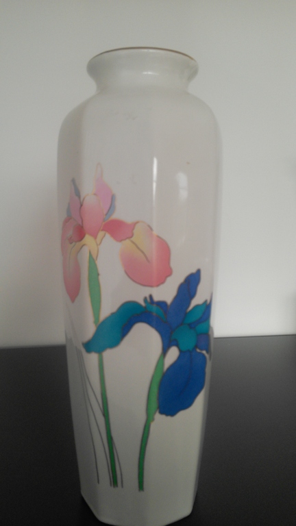 Elegante Japanse vaas kopen? Bied vanaf 9!