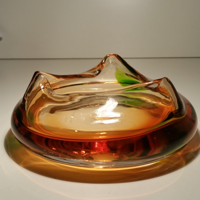 Murano schaal van glasmeester Giuliano Tosi kopen? Bied vanaf 50!