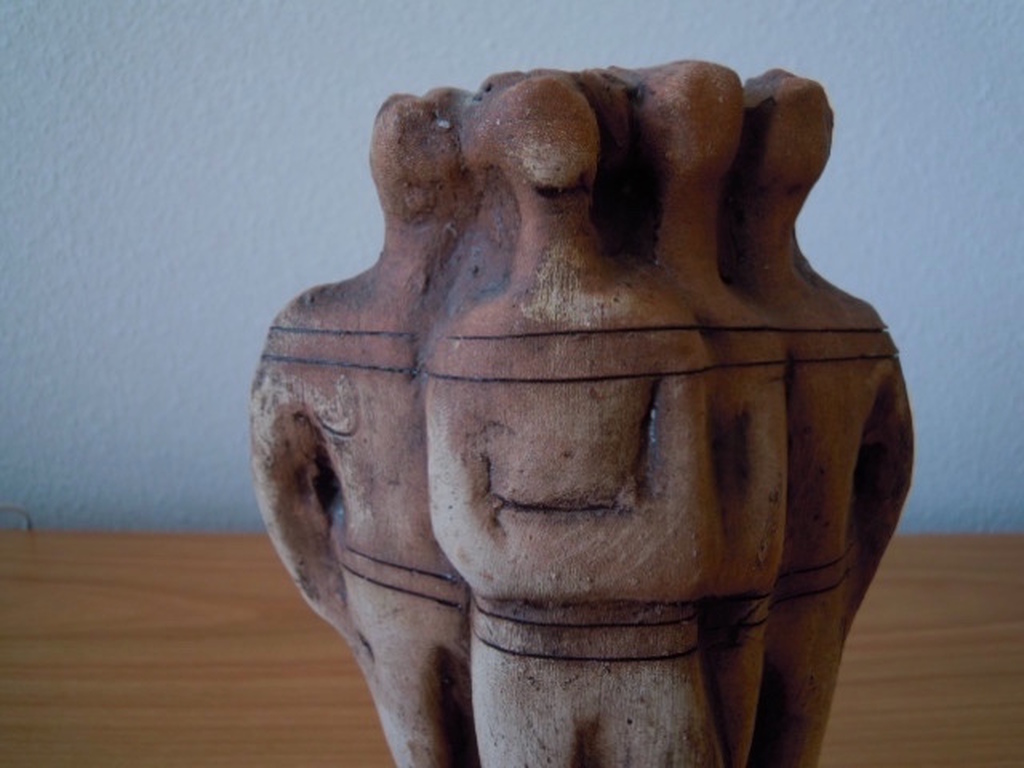 Prachtig beeld van 4 personen - 22 cm hoog - niet gesigneerd. kopen? Bied vanaf 20!