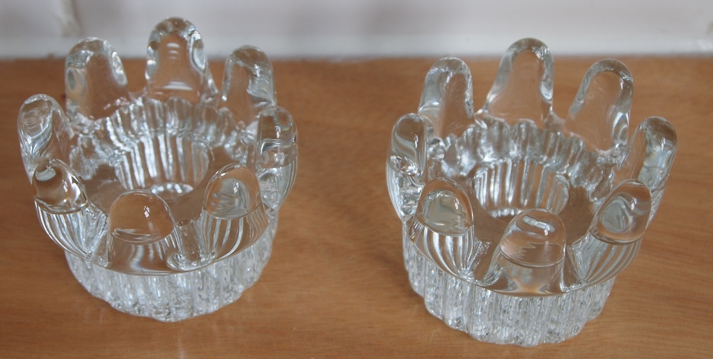 Goran Warff voor Kosta Boda - twee vintage glazen kandelaars model 'Sunflower' kopen? Bied vanaf 20!