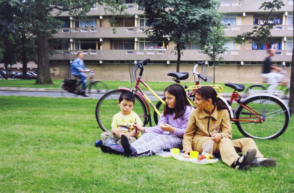 Caroline Gresnigt: Foto, Picknicken -Ingelijst kopen? Bied vanaf 1!
