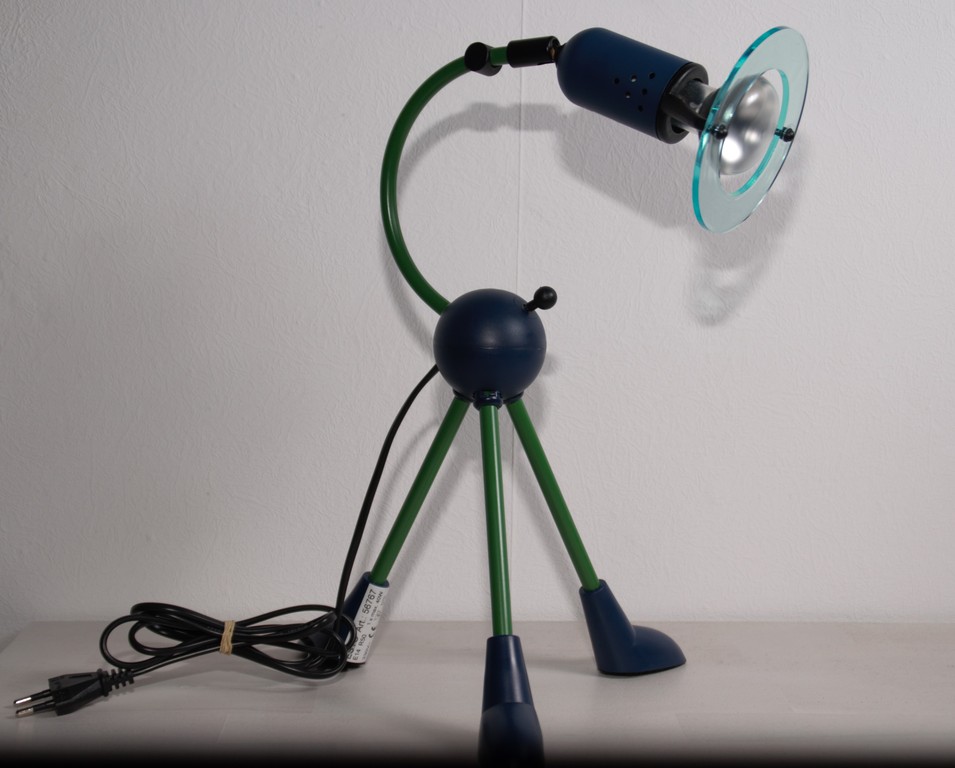 Esto Design Lamp kopen? Bied vanaf 32!