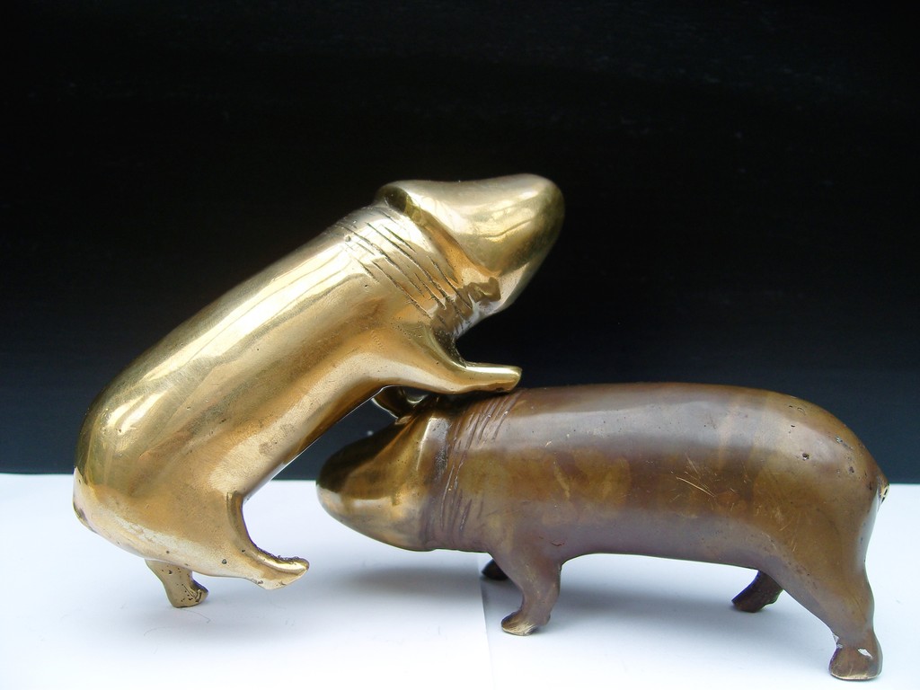 Onbekende kunstenaar: Twee bronzen erotrippers. verkocht voor € 166!