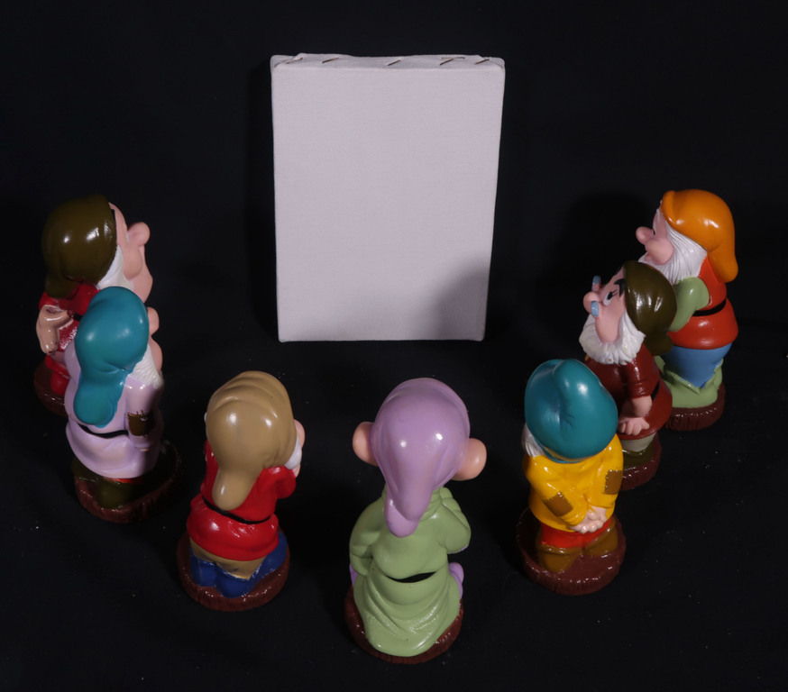 Luciano Perna: Plastic dwergen + canvas, Snow Dwarf and the Seven Whites kopen? Bied vanaf 70!