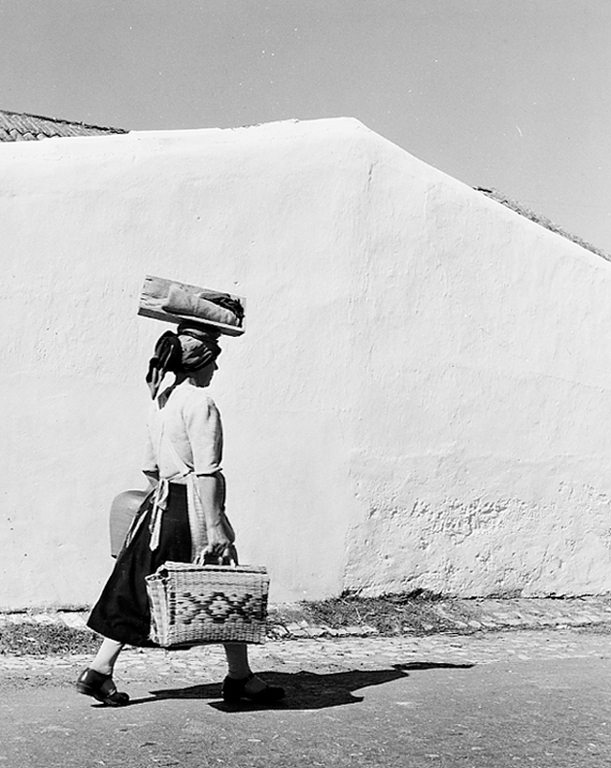 Kees Scherer - vintage gelatine zilver print op barietpapier - Portugal          verkocht voor € 50!