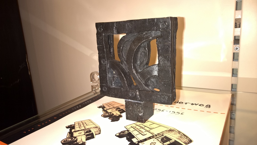 Ernest Joachim: Bronzen sculptuur, Pallets in beweging kopen? Bied vanaf 30!