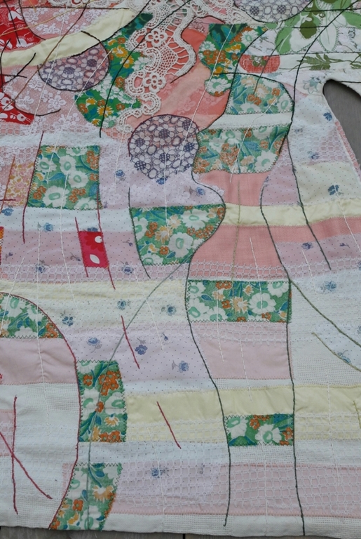 Peter Lem  : Textielwerk met Symbolische figuren , Kimono model  kopen? Bied vanaf 80!